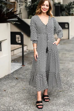 New Alda Maxi - Mono - SO3 Dresses