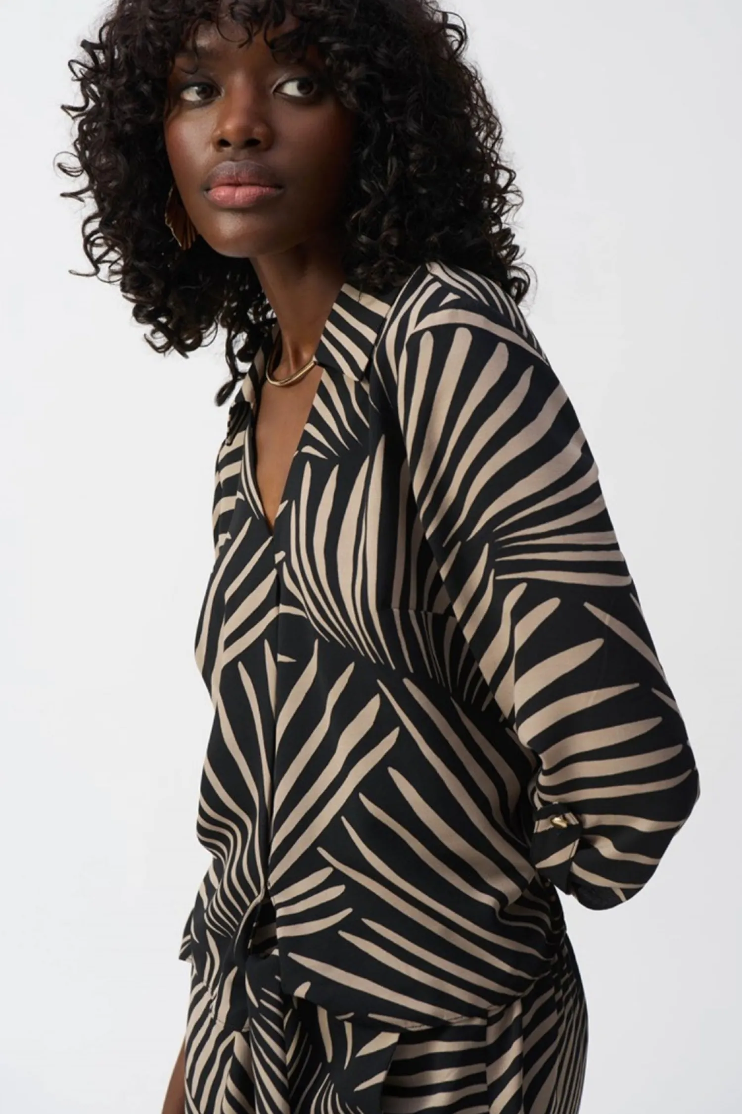 Hot Gauze Tropical Print Top - Black - JR55 Shirts & Tops