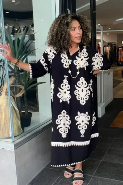 Outlet Hazel Print Shift Dress - Black/Cream- CG47 Dresses