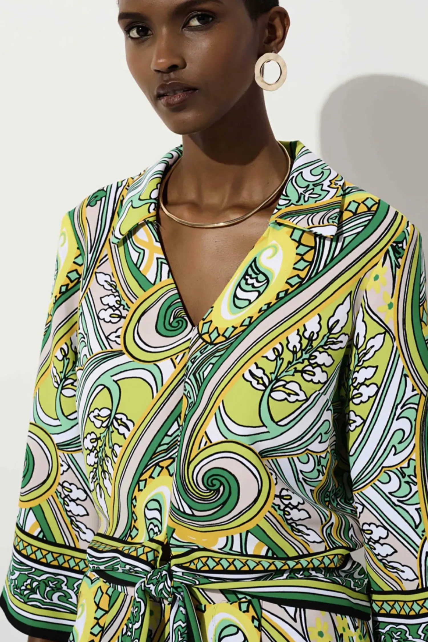 New Printed Top -Vanilla Multi - JR8 Shirts & Tops