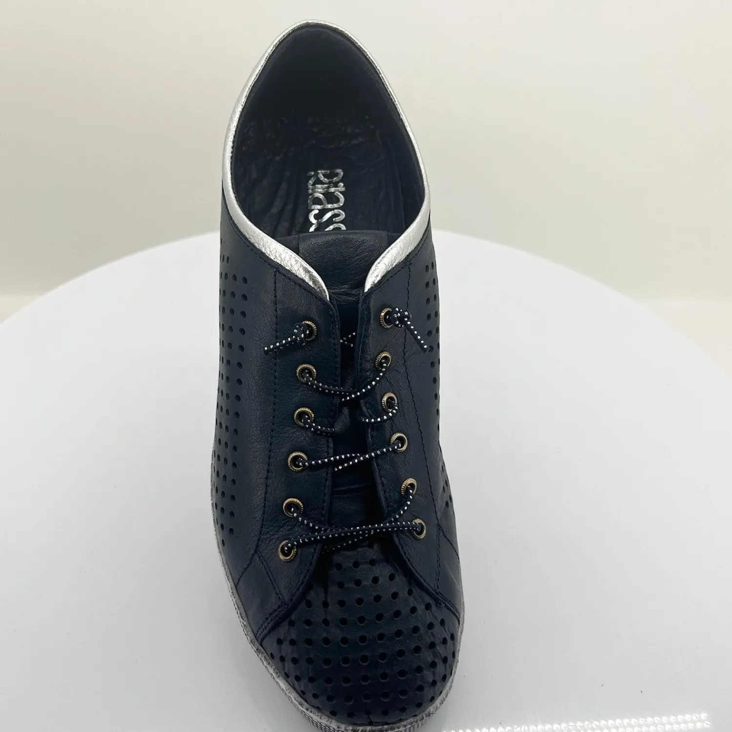 Tatura Leather Sneaker | RS19 Sneakers