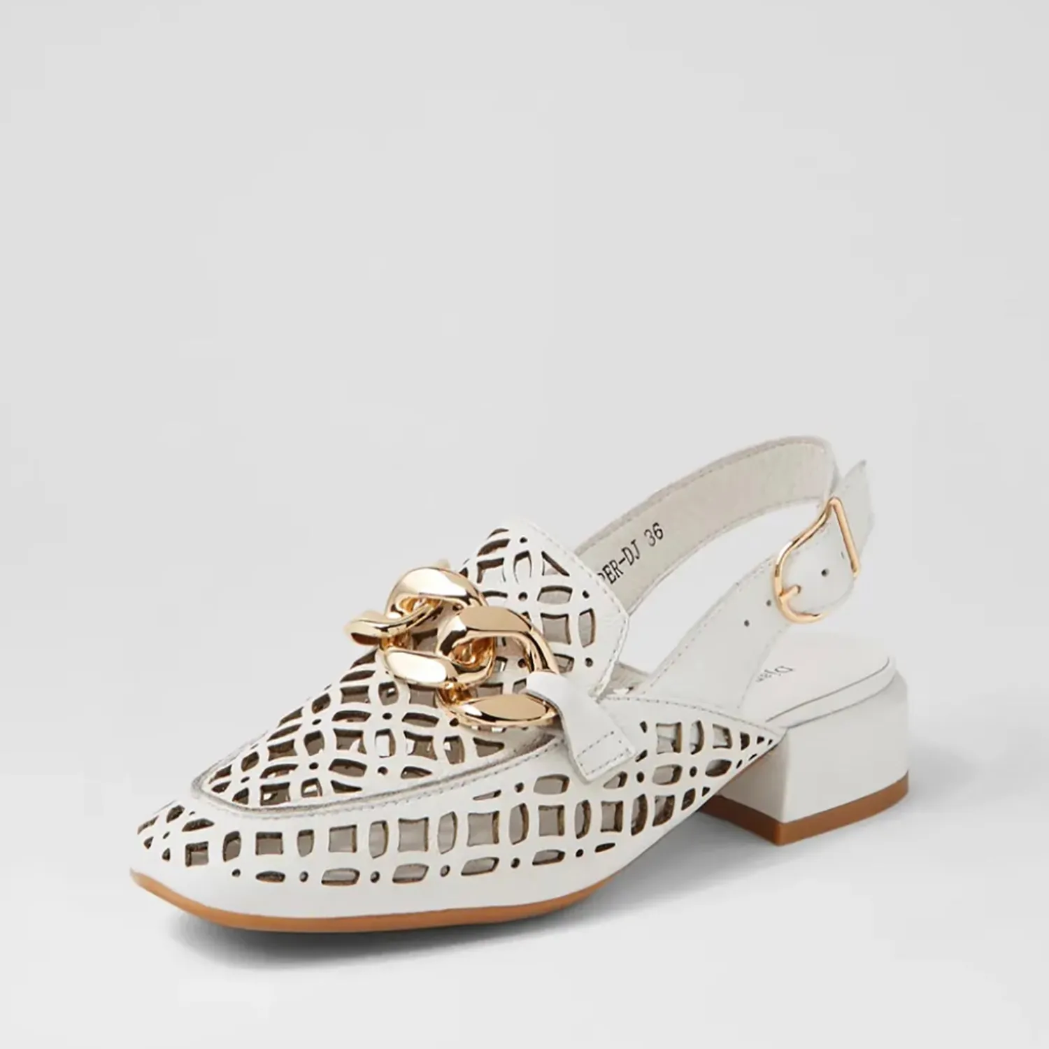 Clearance Vooper Flats - White - DJ29 Flats|Sandals
